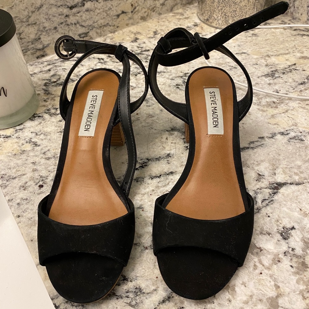 Steve Maden suede black sandals